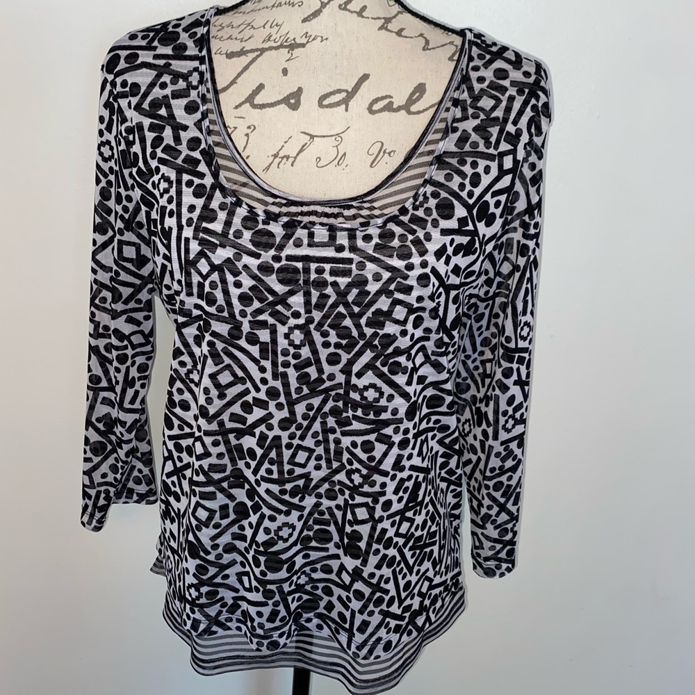 ▪️NWOT Ruby Rd Mesh Layered Top▪️ - Picture 4 of 10